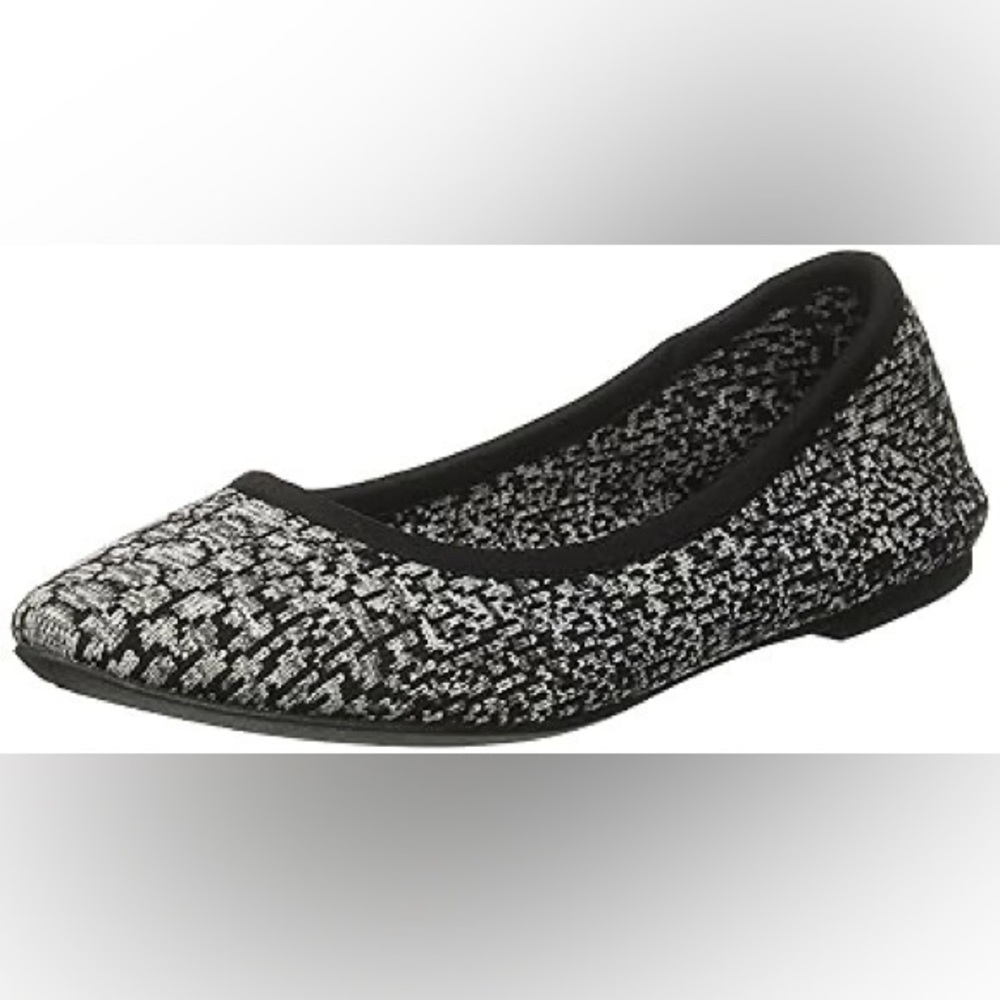 New Sketchers Flats Size 7